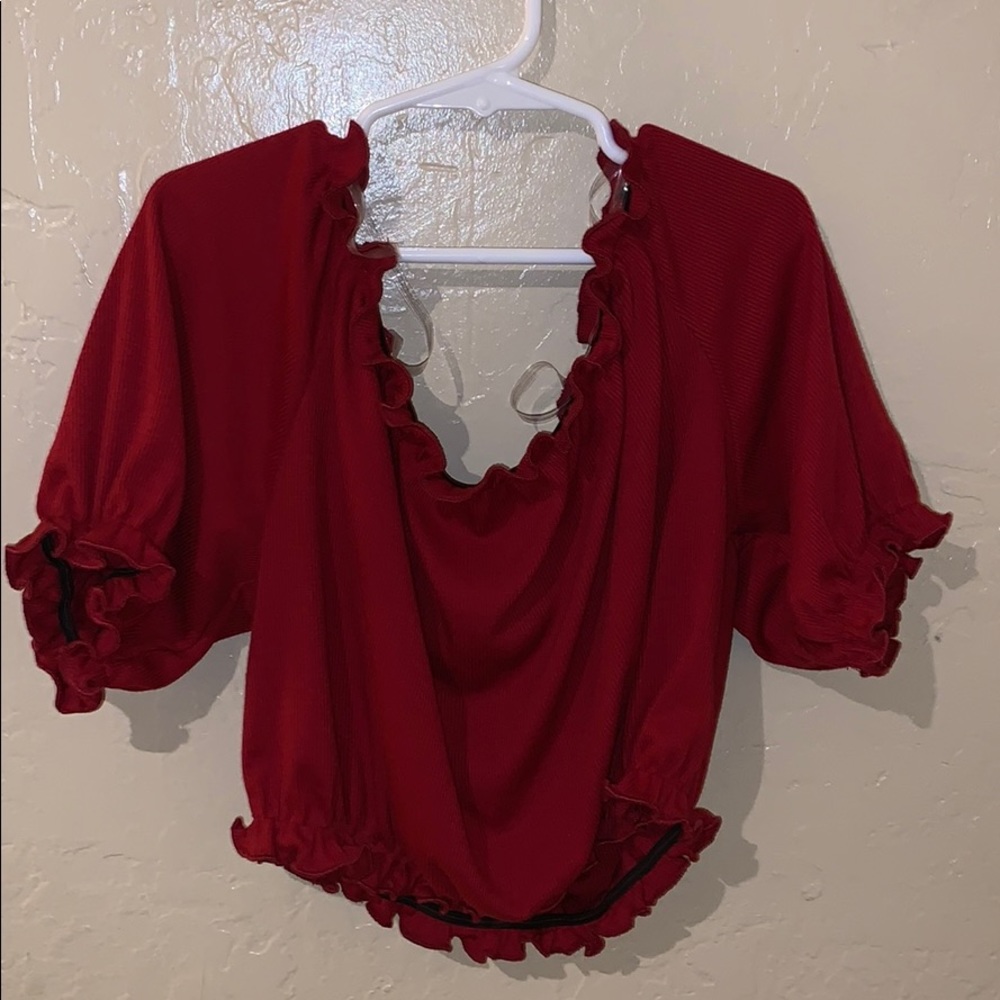 Off the shoulders ruffled crop top